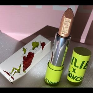 Kylie X The Grinch shade “Mr. Grinch”